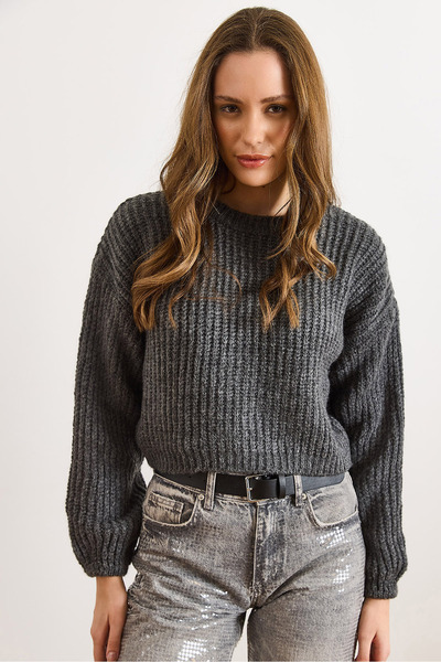 Olalook Women's Smoked Crew Neck Crop Soft Textured Knit Sweater Kzk-19001084