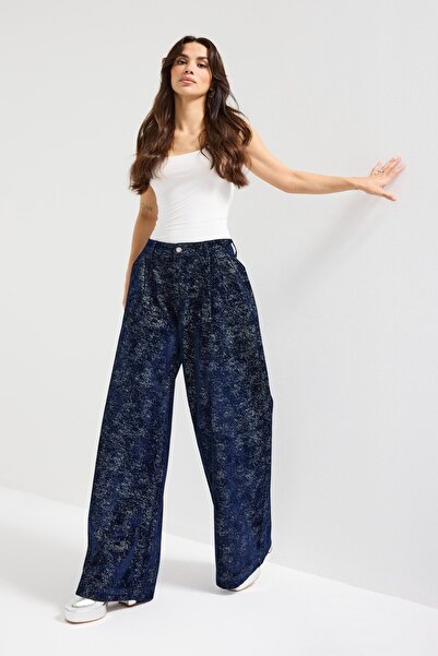 its basic Women's Dark Blue Color 7W5-56 Midrise Wide Leg Fit Special Fabric Design Denim Jean