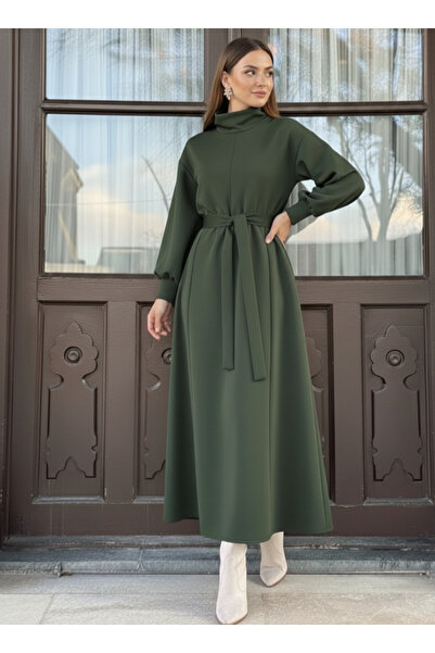 ISTANBUL STYLES Γυναικείο μακρύ χειμερινό φόρεμα με ψηλό γιακά με λεπτομέρεια με ζώνη – Χακί