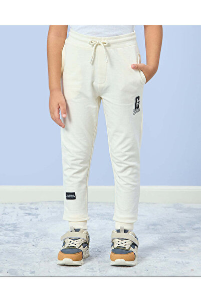 REDTAG بنطال رياضي أبيض للأولاد