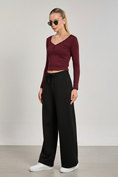 BARRELS AND OIL Women's Collared Buttoned Long Sleeve Bodysuit - Cherry