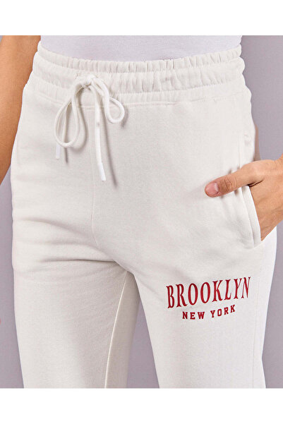 REDTAG Women Ivory Printed Active Pants