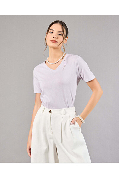 REDTAG تي شيرت نسائي أرجواني بأكمام قصيرة ورقبة على شكل حرف V