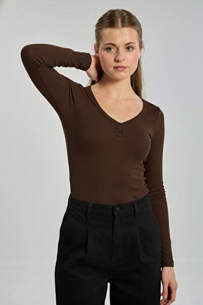 BARRELS AND OIL Women's button-down long sleeve bodysuit - burnt coffee