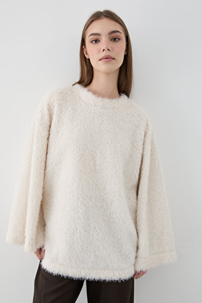 JASTE Women's Ecru Oversized Plush Sweater