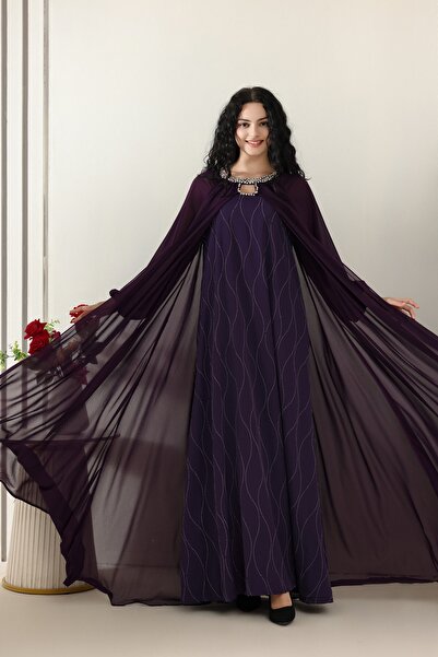 berlanty Elegant two-piece jalabiya with embroidery around the neckline