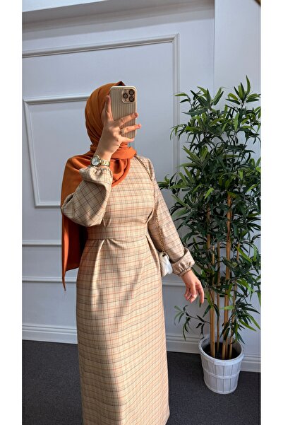 Nisa Nalbantoğlu Plaid Cream Hijab Dress