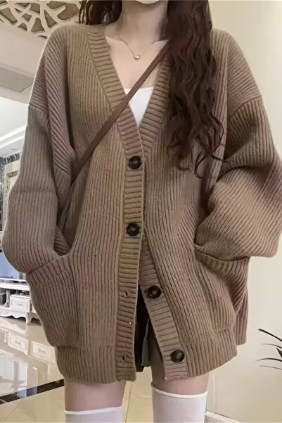 Tarz Cool Women's Oversized Pocket Buttoned V-Neck Knitwear Cardigan