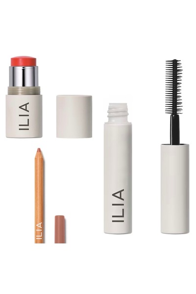 İLİA مجموعة كبيرة (ماسكارا للرموش 3 جرام + أحمر خدود متعدد الألوان 2.5 جرام + قلم ترطيب الشفاه 1.2 جرام)
