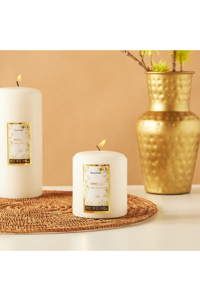 Lifestyle شمعة عمودية برائحة الفانيليا والزهرة من إسينشالز - 8 سم