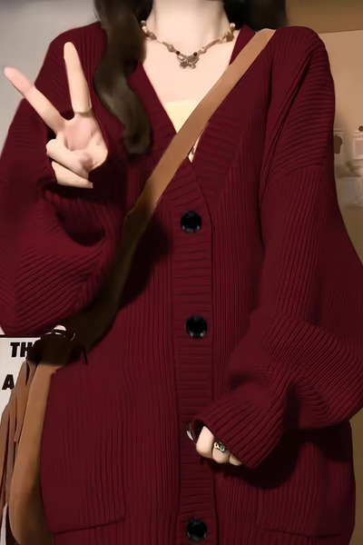 Tarz Cool Women's Oversized Pocket Buttoned V-Neck Knitwear Cardigan