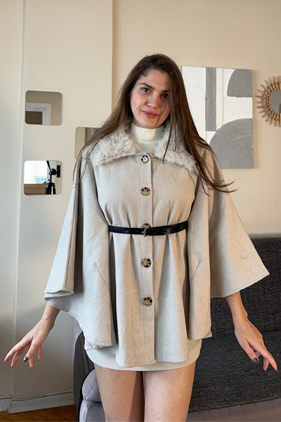 Sorridi Yakası Kürklü Kemerli Düğmeli Panço