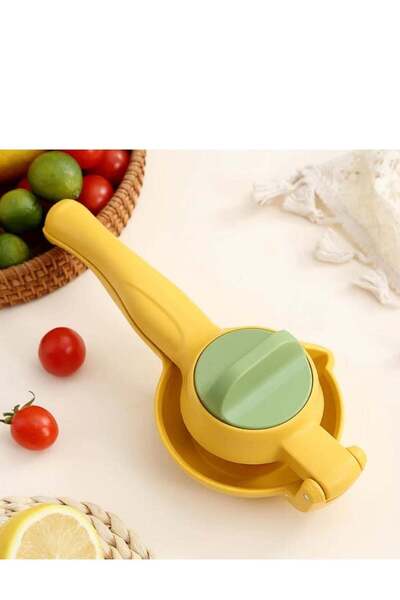 The comprehensive house Handheld multicolored fruit juicer