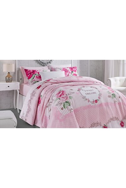 AL-SARIHI GROUPS Turkish two-piece quilt, 5 pieces