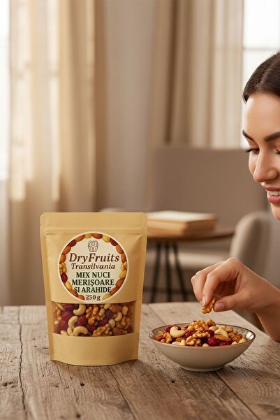 DRY Mix of nuts, cranberries and peanuts 250 g