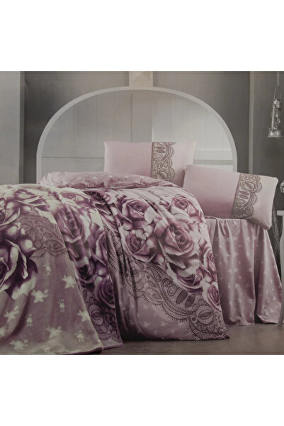 AL-SARIHI GROUPS Turkish two-piece quilt, 5 pieces