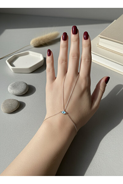 Lucas İstanbul ميرا شاهميران