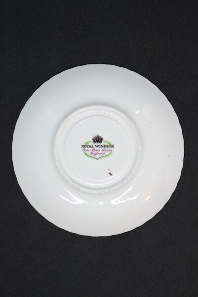 Royal Windsor Purple Violet Tea Cup Saucer 14 cm