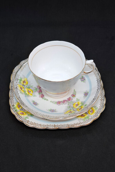 Wellington Colclough Bone China Tea Cup Saucers 3 Pieces 140 ml