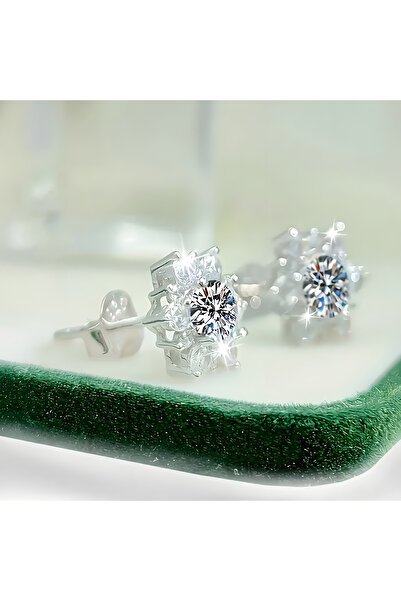 BUNILU Cercei din argint model floare, cu pietre din zirconiu