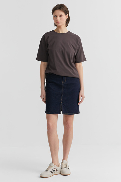 PAULMARK Slit Short Skirt from the Front