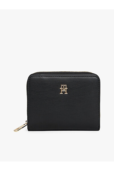 Tommy Hilfiger Women's Black Zipper Wallet