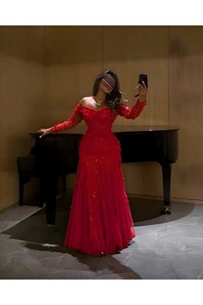 berlanty An evening dress adorned with exquisite embroidery and beautiful flowers