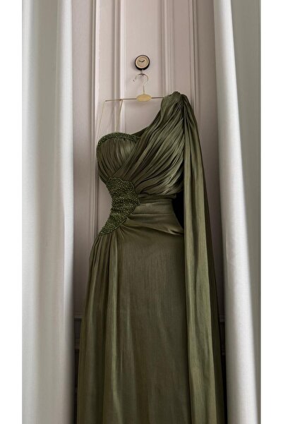 LMAURA A very elegant evening dress