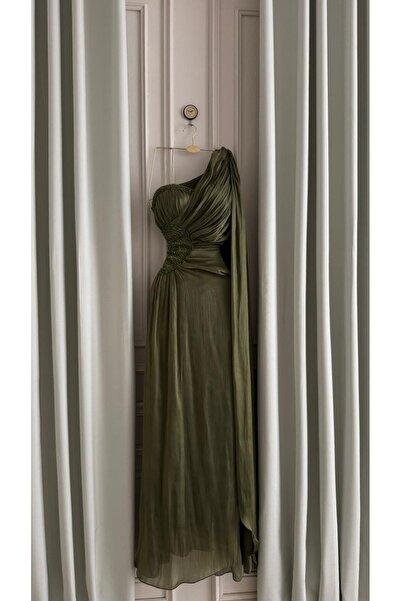 LMAURA A very elegant evening dress