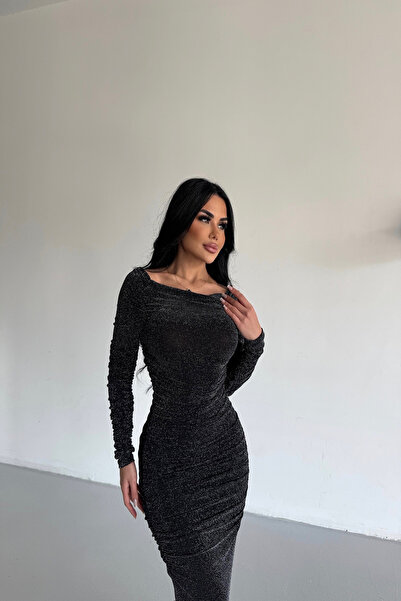 LİLA İSTANBUL Rochie argintie cu design special cu decolteu barcă