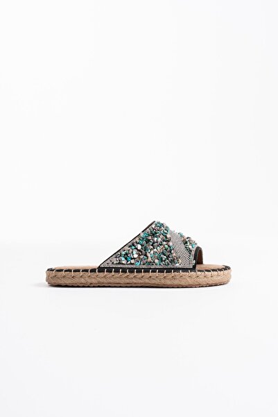 STREET BUTİK شبشب نسائي مطرز بالحجر الأسود من دينيس