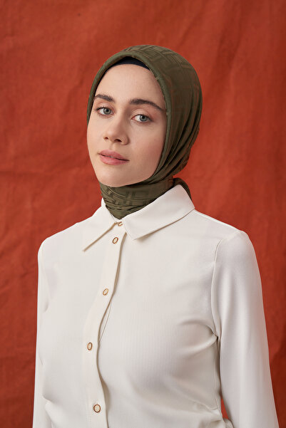 ARMANDA وشاح جاكار إيطالي بنمط هندسي - كاكي