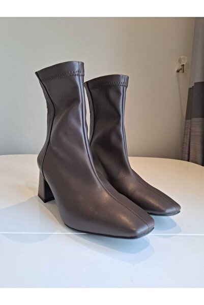 BT SHOSE حذاء بكعب منخفض ومقدمة مسطحة وسحاب خلفي قابل للتمدد