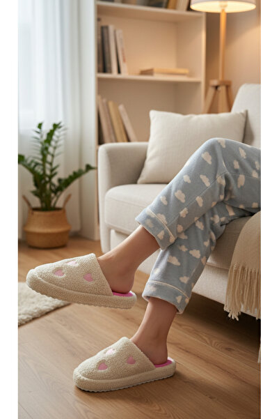 Hızlı Al Love Heart Pattern Embroidery Quiet Sole Winter Slippers. Plush Home Slippers