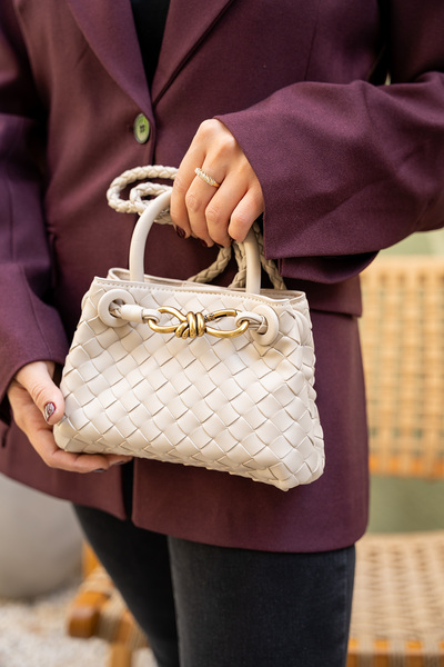 LAMİNTA Sanmor Beige Gold Crossbody Bag with Knot Accessories