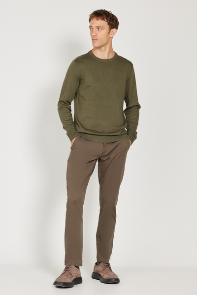 ALTINYILDIZ CLASSICS Khakifarbener Standard-Fit-Pullover mit normaler Passform und Rundhalsausschnitt