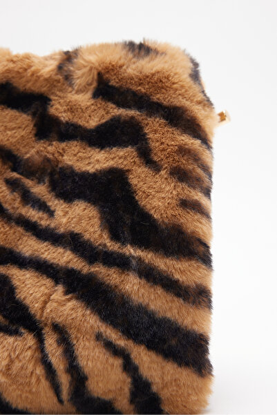 PAULMARK Γυναικεία βελούδινη τσάντα με σχέδια