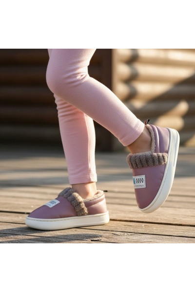 OEM Fluffy and warm slippers for children, indoors or short trips outside, C105