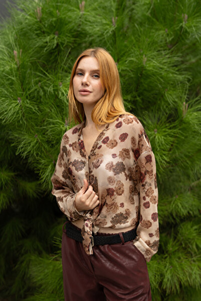 Butik Suat Gül Desen Detaylı Bel Bağlamalı Gömlek