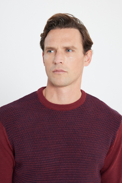 AC&Co / Altınyıldız Classics Burgundy-Navy Blue Standard Fit Regular Cut Crew Neck Honeycomb Patterned Knitwear Sweater