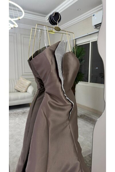 FAKHM AL SAWAR The dress of the season, a hit and elegant