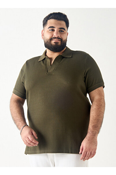 FAV تي شيرت بولو مضلع بأكمام قصيرة ومقاس كبير