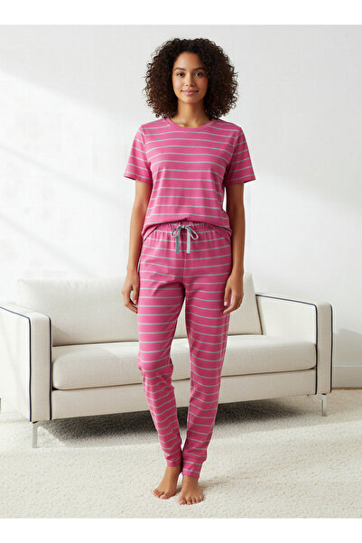 FAV طقم بيجامة تي شيرت مخطط وبنطال