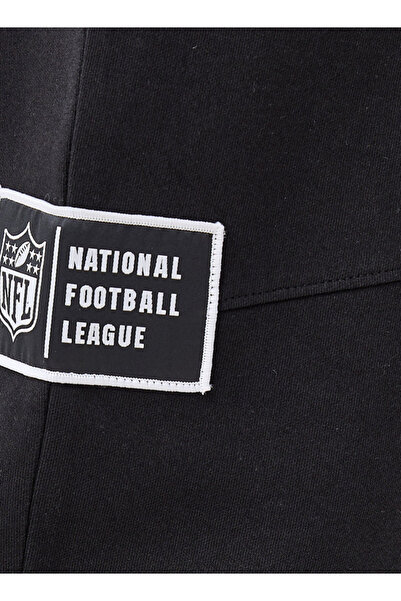 SP Characters بنطال رياضي رجالي قصة مريحة بخصر مرن مع طباعة NFL