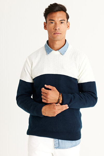 AC&Co / Altınyıldız Classics Ecru-Dark Blue Standard Fit Regular Cut Crew Neck Colorblock Patterned Knitwear Sweater