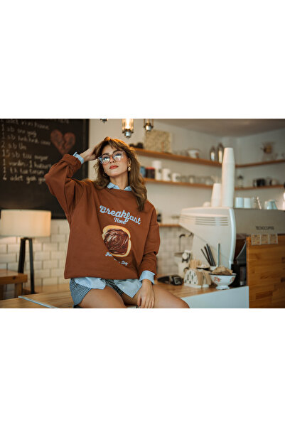 BetterThanCo Breakfast Time Printed Crew Neck Oversized Sweatshirt