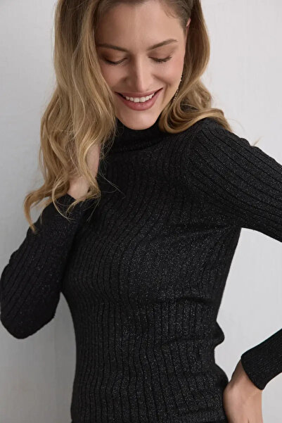 Gusto Glitter Turtleneck Knit Blouse - Black