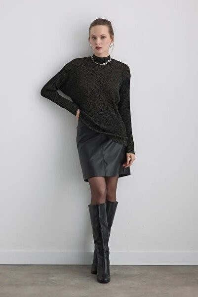 Gusto Rayon Knit Blouse with Buttoned Collar - Black