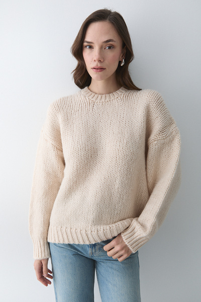 Laluvia Vanilya Long Sleeve Relax Sweater - 251091