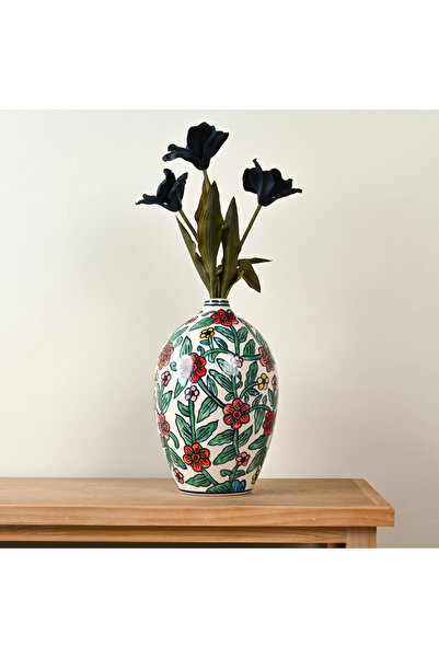 Zahr Ceramic vase with oriental patterns – elegant decorative design
